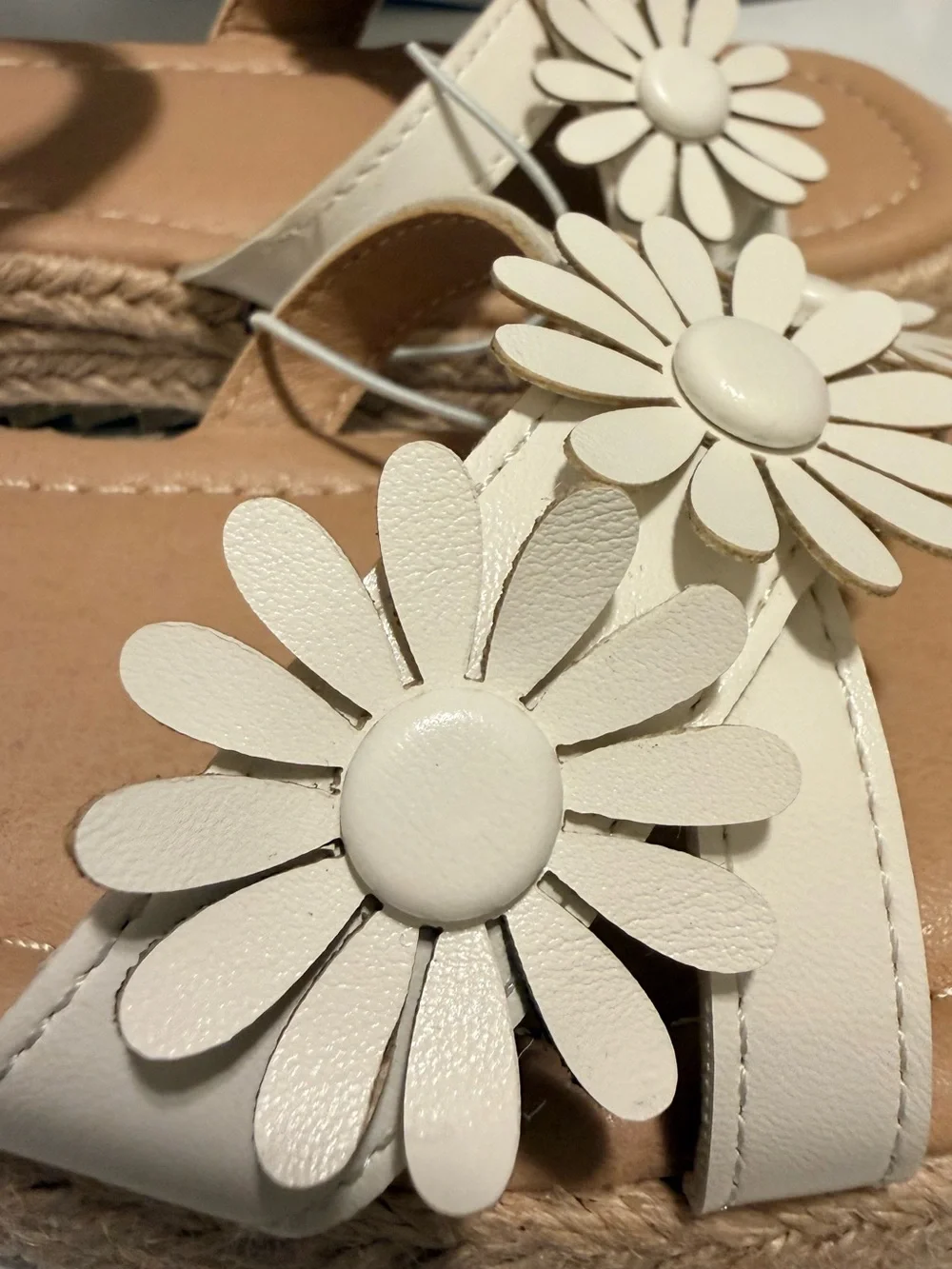 White Mountain Girls Cream Floral Strap Espadrille Sandals, size 3 new